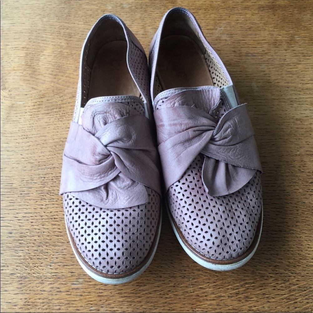Bueno pink flats